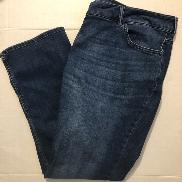Woman’s plus-size Lee regular fit ,boot cut , midrise jeans size 24w P - Picture 3 of 8